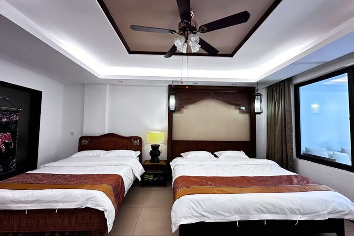 Room 33 of 178