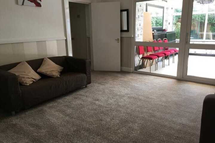 Lounge 61 of 69