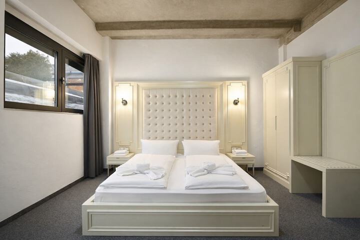 Room 22 of 59