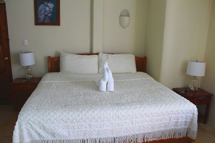Room 4 of 34