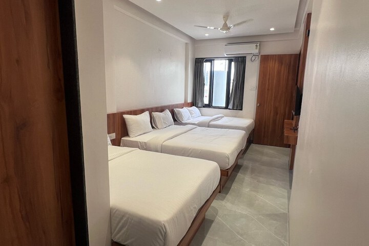 Room 19 of 34