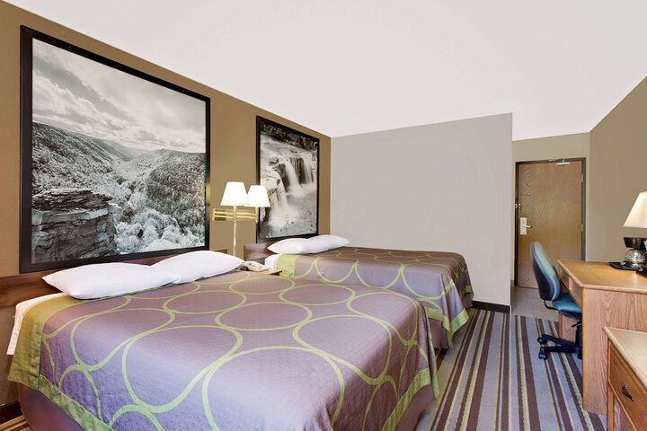 2 Double Beds (1 of 7)