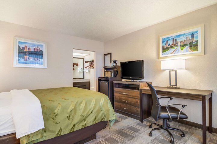 1 Queen Bed Upgrade (11 of 12)