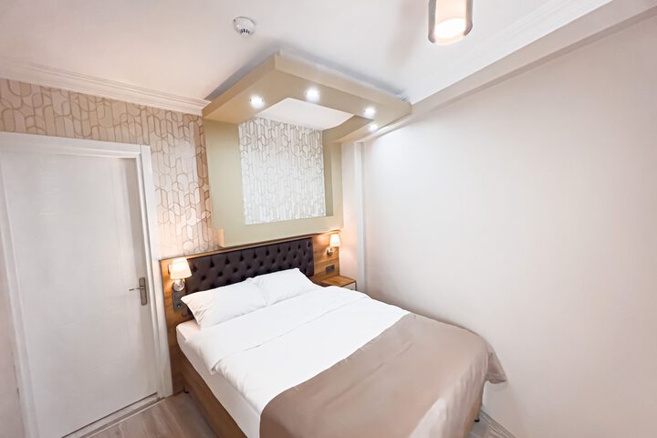 Room 15 of 23