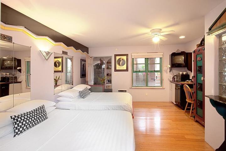 Room 15 of 83