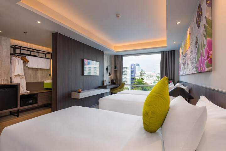 Room 38 of 190