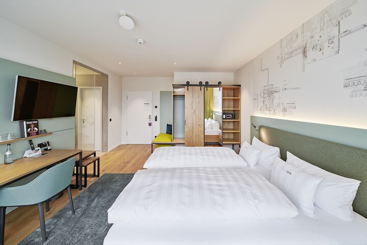 Room 6 of 46