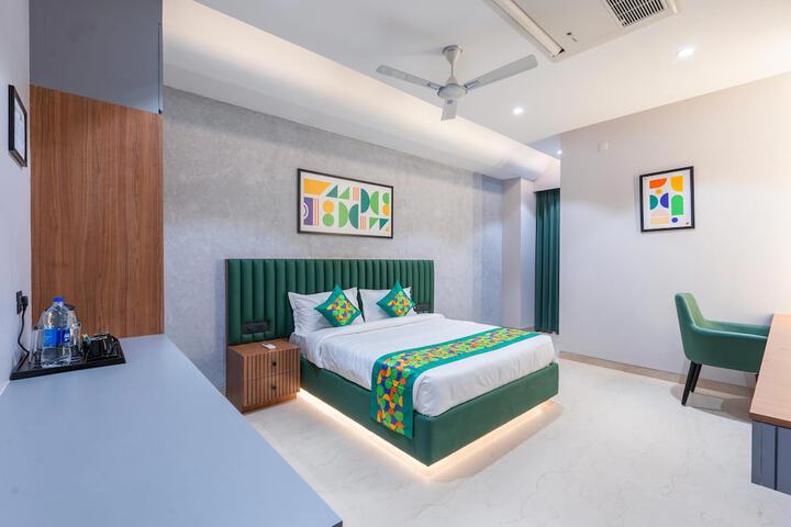 Room 12 of 50