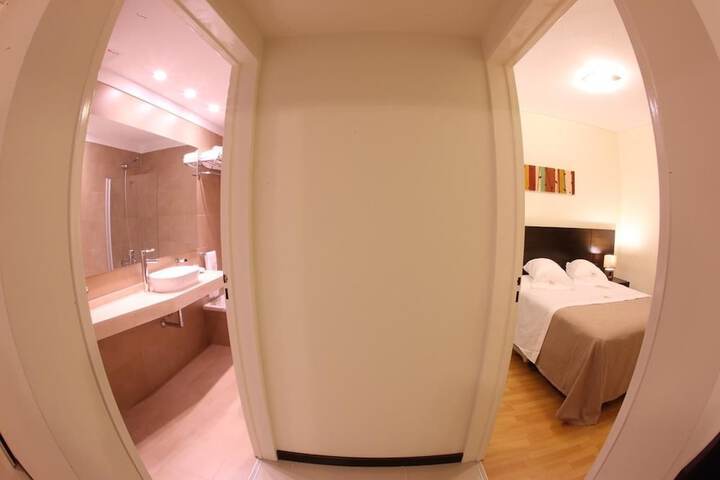 Room 9 of 30