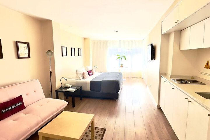 Room 28 of 40