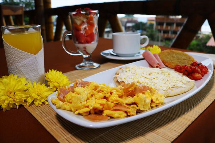 Breakfast/Coffee Service 121 of 170