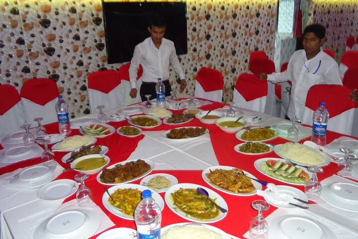 Dining 26 of 36