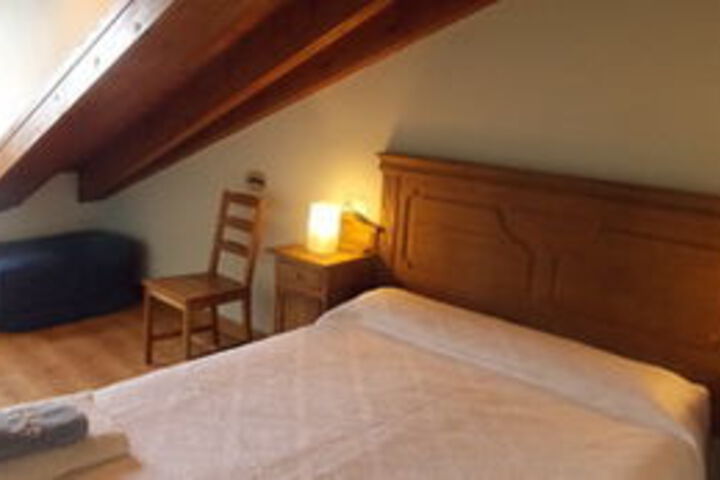 Room 27 of 68