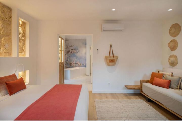 Room 10 of 29