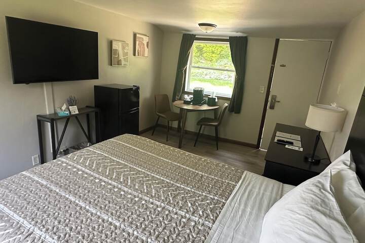 Room 30 of 48