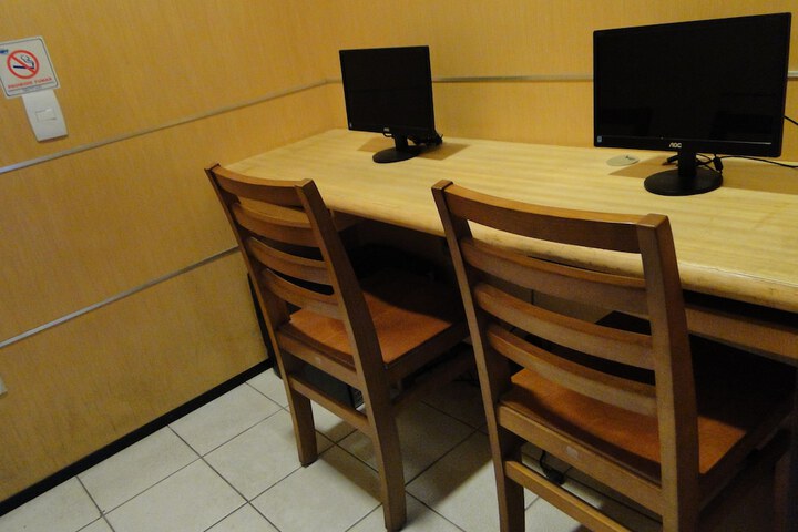 Business Center 68 of 79