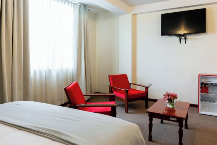 Room 9 of 25
