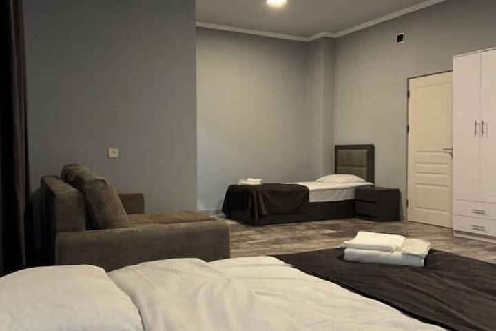 Room 17 of 30