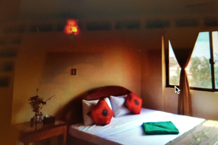 Room 5 of 42