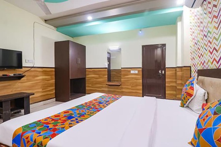 Room 13 of 29