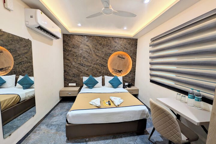 Room 17 of 46