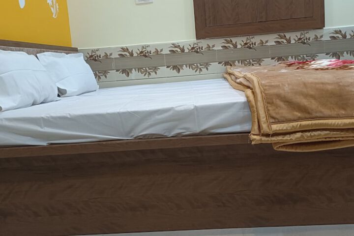 Room 3 of 12