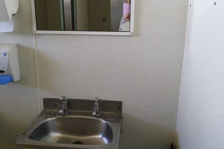 Room 12 of 27