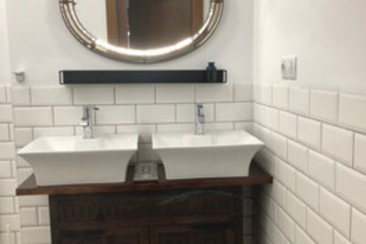 Room 46 of 162