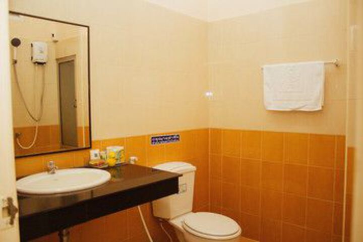 Room 5 of 28