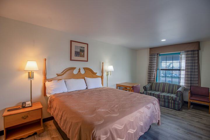 Room 13 of 28