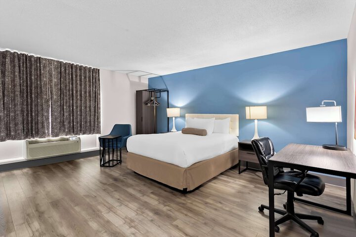 1 Queen Bed (20 of 21)
