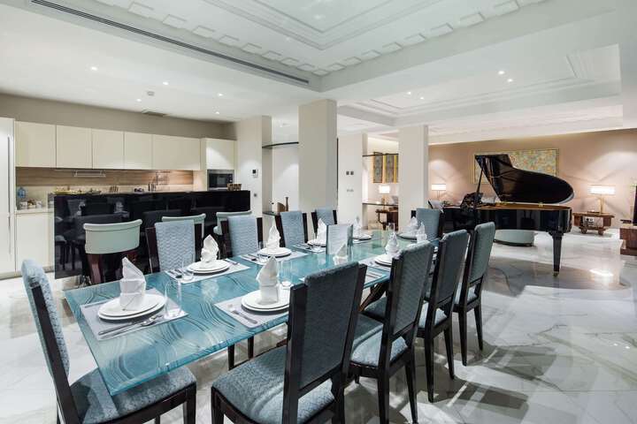 Dining 3 of 15