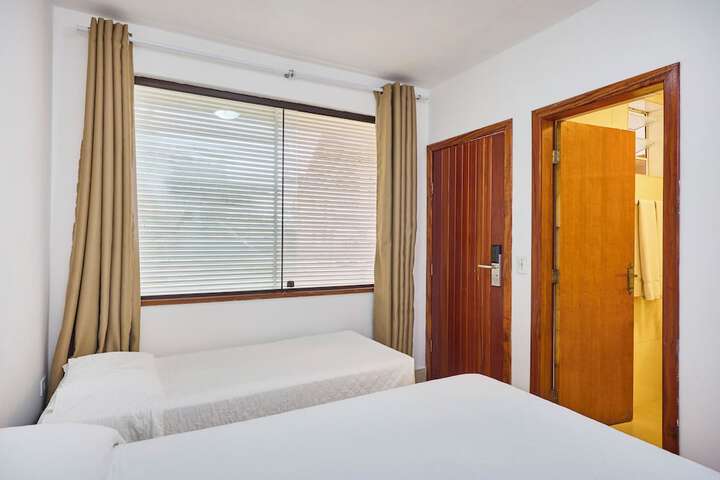 Room 70 of 132