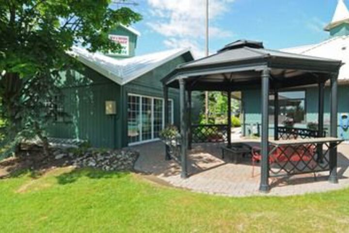 Hotel Exterior 11 of 38