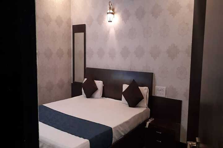 Room 12 of 41