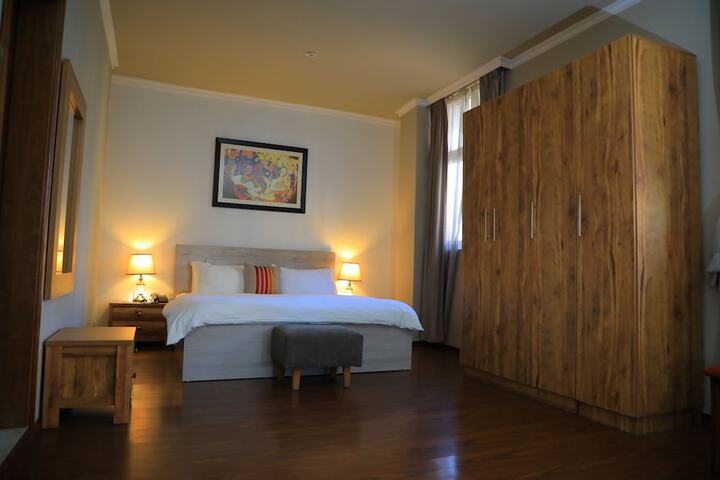Room 33 of 130