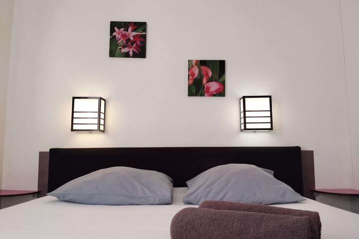 Room 25 of 80