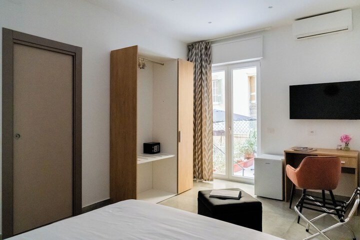 Room 13 of 40