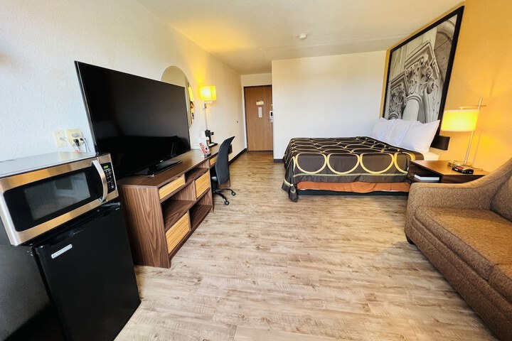 1 King Bed (14 of 24)