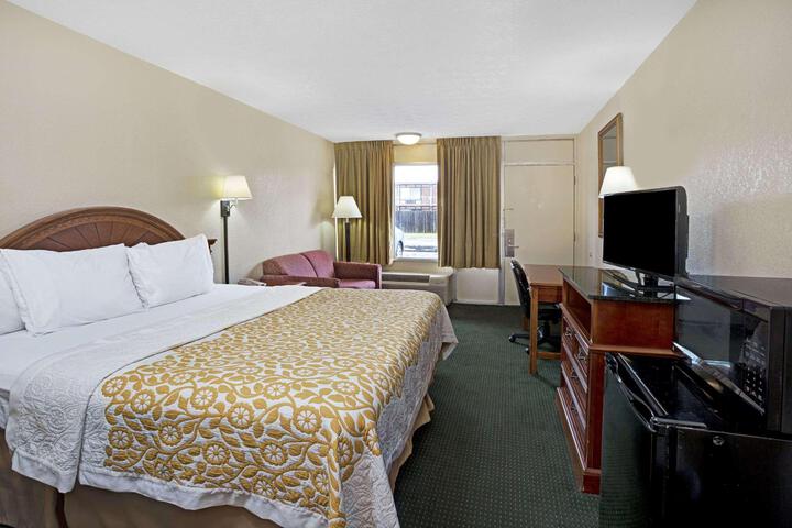 1 King Bed (2 of 8)