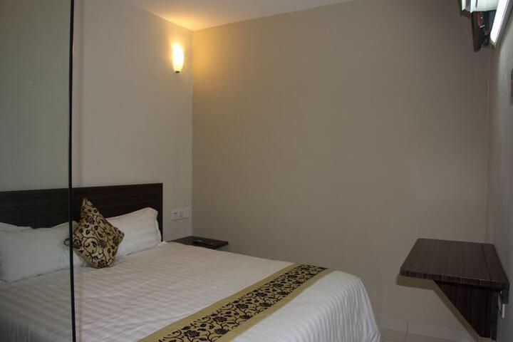 AZIO HOTEL AND RESIDENCES