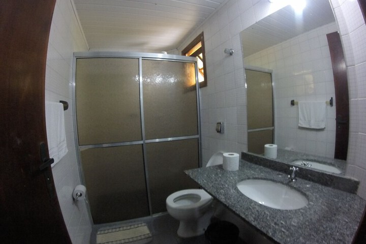 Room 14 of 33