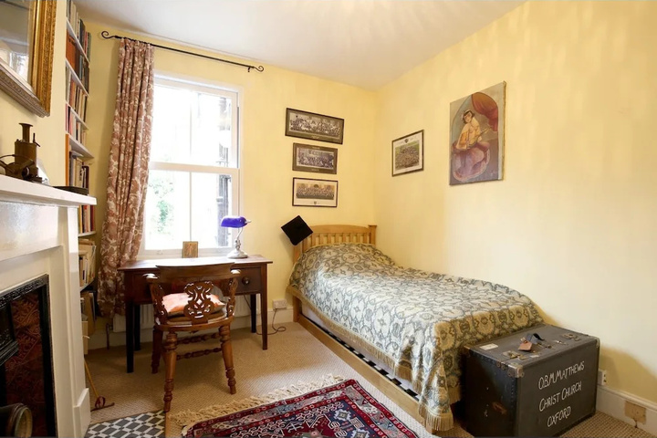 Room 6 of 20