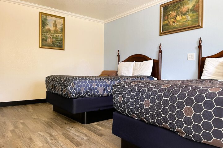 2 Double Beds Accessible (5 of 24)