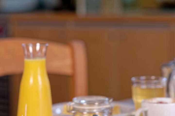 Breakfast/Coffee Service 12 of 18