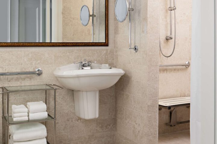 Bathroom shower