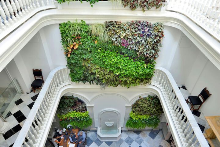 Guest Lobby