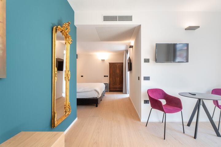 Room 17 of 49