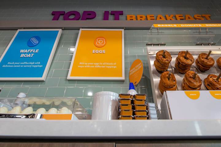 Breakfast area