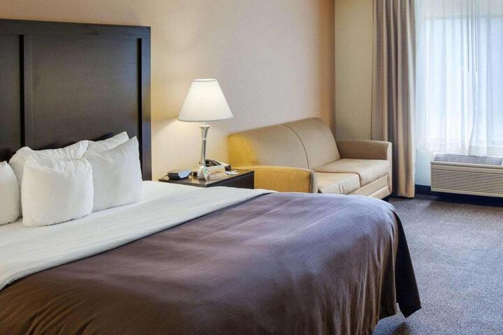 1 King Bed (1 of 26)